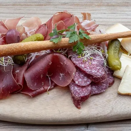 Alpina - Swiss & Bike Lodge *