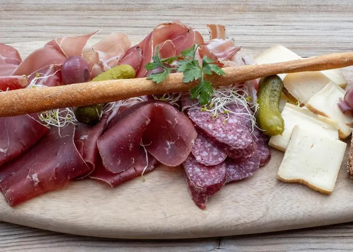 Alpina - Swiss Ski&bike Lodge *