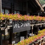 Alpina - Swiss & Bike אכסניה